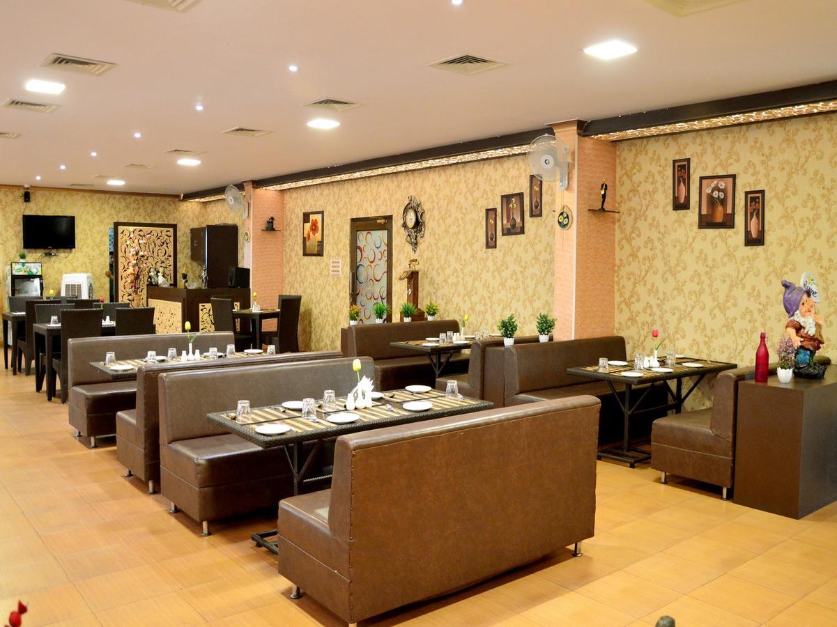 Oyo 6012 Hotel Rockwell Jaipur Exteriör bild