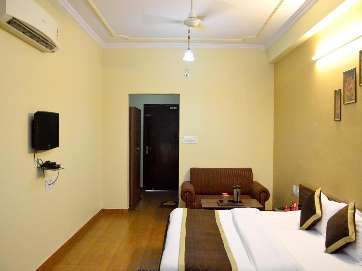 Oyo 6012 Hotel Rockwell Jaipur Exteriör bild